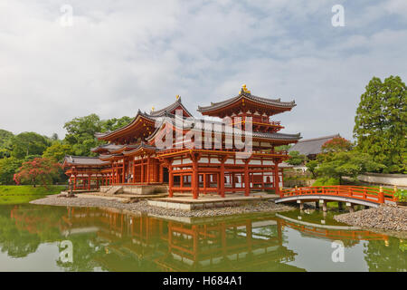 Phoenix Hall (Hoodo, vers 1053) du Temple Byodo-in dans la ville de Uji près de Kyoto. Trésor national du Japon et de l'UNESCO site Banque D'Images