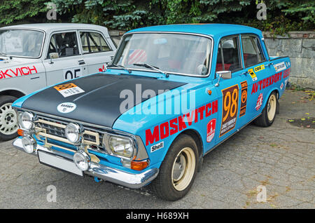 Kiev, Ukraine - 06 octobre 2013 : Exposition de voitures et motos et autres vintage technics Banque D'Images