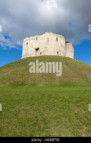 Clifford's Tower à York Banque D'Images