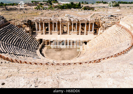 À l'amphithéâtre romain, Pamakkule Hieropolis, Turquie Banque D'Images