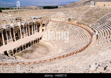 À l'amphithéâtre romain, Pamakkule Hieropolis, Turquie Banque D'Images