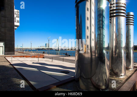 Allemagne, Cologne, système de ventilation d'un parking souterrain dans le port de Rheinau, pont Severins. Banque D'Images