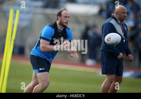 Chris Hill de l'Angleterre pendant une session de formation au stade de Leeds du Sud. ASSOCIATION DE PRESSE Photo. Photo date : mardi 25 octobre, 2016. Histoire RUGBYL PA voir l'Angleterre. Crédit photo doit se lire : Danny Lawson/PA Wire. RESTRICTIONS : usage éditorial uniquement, pas d'utilisation commerciale sans autorisation préalable, veuillez contacter PA Images pour plus de renseignements : Tél :  +44 (0) 115 8447447. Banque D'Images