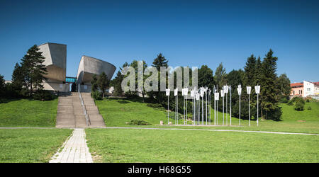 Banska Bystrica, Slovaquie - août 07, 2015 : immeuble moderne de Musée du Soulèvement national slovaque à Banska Bystrica, Slova Banque D'Images