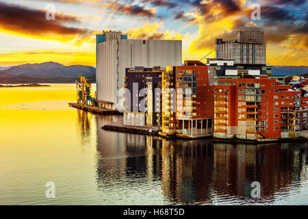 Panorama de Stavanger au lever du soleil, pont de vue de la Norvège. Banque D'Images