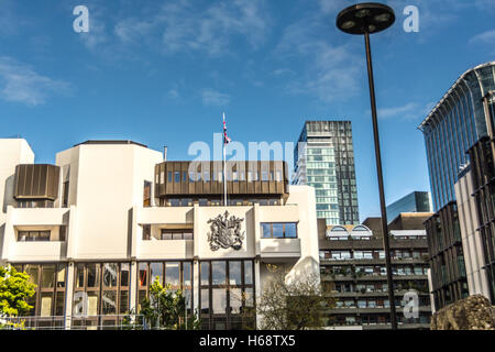 Saleurs' Hall vu de St Alphege Jardins de la ville de Londres Banque D'Images