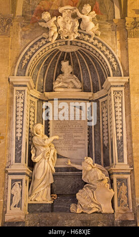 ROME, ITALIE - 10 mars 2016 : Le Mémorial de marbre au cardinal Pietro Basadonna en église Basilica di San Marco Banque D'Images