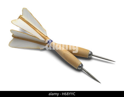 Deux Bois et plumes fléchettes isolé sur fond blanc. Banque D'Images