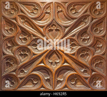 SEGOVIA, ESPAGNE, avril - 15, 2016 : Le détail sculpté du chœur gothique de la cathédrale de Banque D'Images