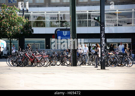 La station de métro Place Alexander Berlin Banque D'Images