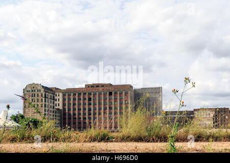 Bâtiment abandonné de Millénaire Mills, ancien moulins à farine construit au début du xxe siècle Banque D'Images