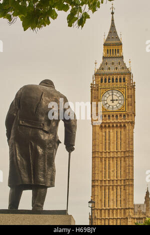 Statue de Churchill, la place du parlement Banque D'Images