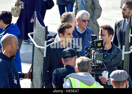Alaa Safi 'tournage' Assassin américain à Trafalgar Square, avec Taylor kitsch, Londres, 5e oct 2016. Banque D'Images