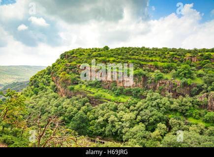 Grande falaise dans le parc national de Ranthambhore Inde Banque D'Images