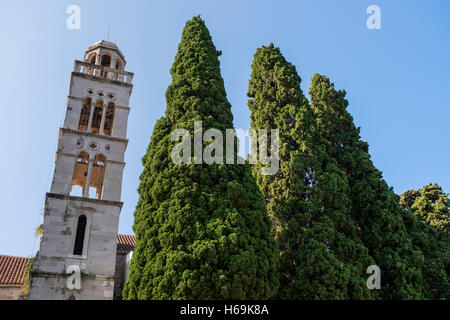 Clocher du Monastère franciscain de la ville de Hvar sur l'île de Hvar en Croatie. Banque D'Images