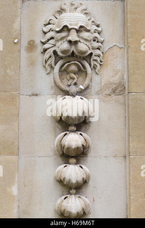 Stone gate keeper Lions Head heurtoirs de porte Banque D'Images