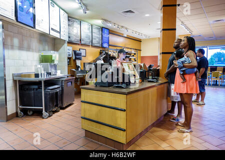 Floride, Sud, Port St. Sainte Lucie, Panera Bread, intérieur, restaurant restaurants repas manger dehors café cafés bistrot, comptoir, Black Blacks A Banque D'Images