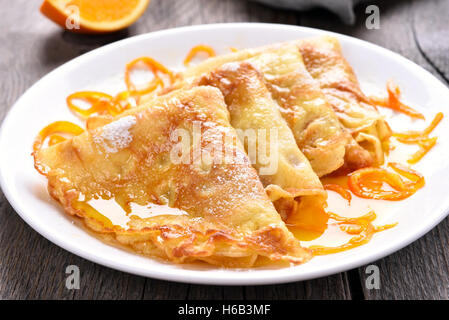 Crêpes Suzette à l'orange, vue en gros Banque D'Images