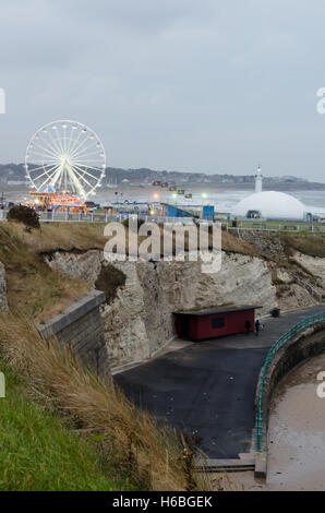 Roker Beach & Park Cliffe, Sunderland, lors de Sunderland Illuminations 2016 Banque D'Images