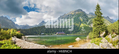 Hautes Tatras - Popradske Pleso lac et Chalet Banque D'Images