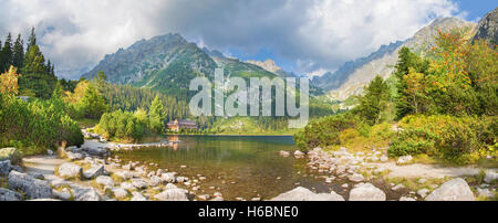 Hautes Tatras - Popradske Pleso lac et Chalet Banque D'Images