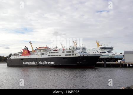 Caledonian MacBrayne Ferry l'île de Lewis avec le Loch Seaforth en arrière-plan Stornoway Harbour à l'île de Lewis en Ecosse Banque D'Images