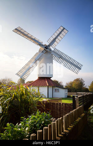 Aldeburgh moulin, Aldeburgh village, Suffolk, Angleterre Royaume-uni Banque D'Images