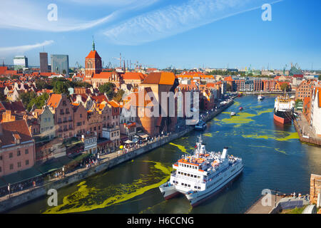 La vue de dessus sur la vieille ville de Gdansk, Pologne. Banque D'Images