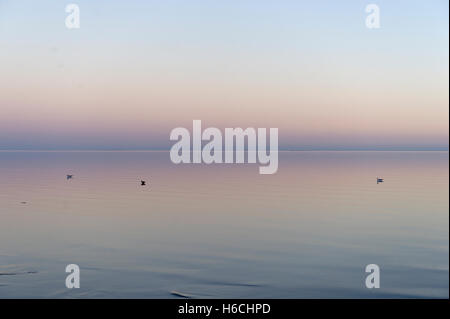 Coucher de soleil sur le lac Salton à Bombay Beach, Californie, USA. Banque D'Images