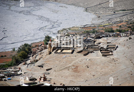 Le village de Tangge dans la région de mustang Népal Banque D'Images