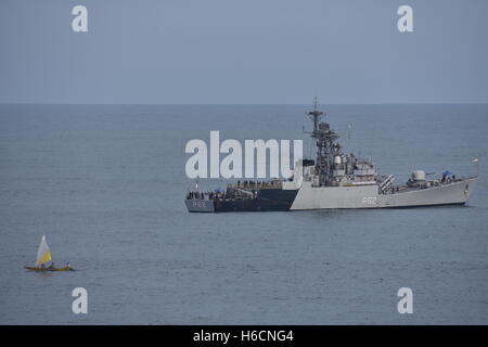 La marine indienne Guided-Missile corvettes en Baie du Bengale, Inde Banque D'Images