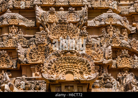 Sa façade est décorée de Brihadeshwara temple à Gangaikonda Cholapuram, site historique Ariyalur, Tamil Nadu, Inde Banque D'Images