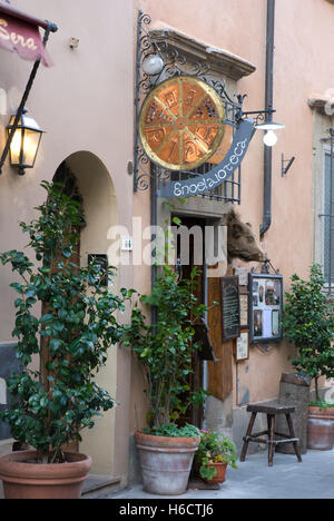 Restaurant dans la vieille ville de Volterra, Toscane, Italie, Europe Banque D'Images