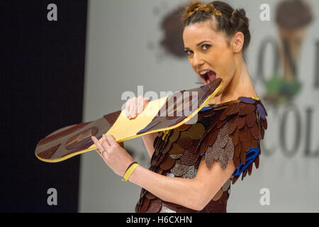 Le chocolat fashion show à Paris Banque D'Images
