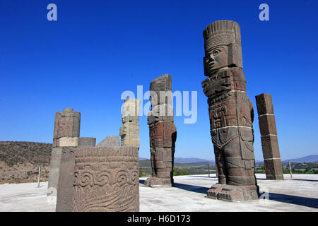 Les colonnes de guerriers toltèques en tête de la pyramide de Quetzalcoatl à Tula Banque D'Images