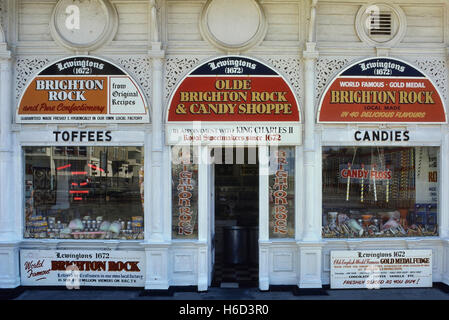 Lewingtons Olde Brighton rock et candy Shoppe. Brighton. East Sussex. L'Angleterre. UK. Circa 1980 Banque D'Images