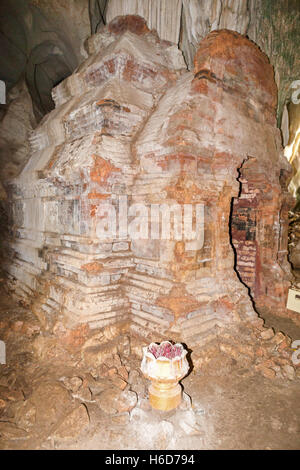 Structure en brique, VIIe siècle, intérieur, Phnom Chhnork, temple de la grotte hindoue, province de Kampot, Cambodge Banque D'Images