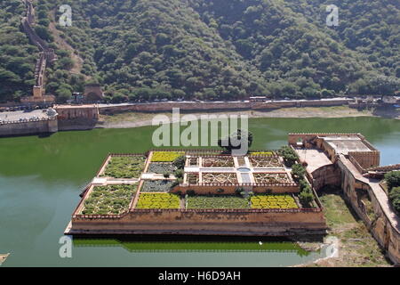 Kesar Kyari Bagh, lac Moata, Amer (ou orange) Fort, Amer, Jaipur, Rajasthan, Inde, sous-continent indien, en Asie du Sud Banque D'Images