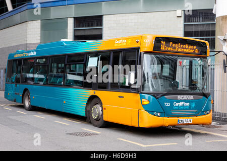 Transports publics Bus scania Cardiff Wales United Kingdom Banque D'Images