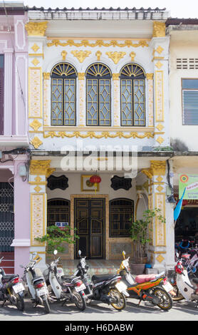 L'architecture portugaise Sino house sur Thalang Road, vieille ville de Phuket, Thaïlande Banque D'Images