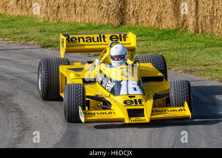 1977 Renault R01 F1 avec chauffeur René Arnoux au Goodwood Festival of Speed 2016, Sussex, UK Banque D'Images