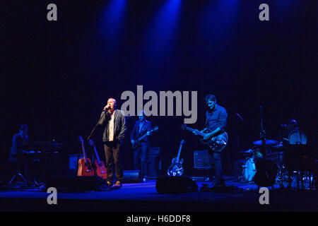 Lisbonne, Portugal. 26Th Oct, 2016. Le 26 octobre 2016. Lisbonne, Portugal. British Pop Rock Band, Tindersticks, vivre portez Crédit : Alexandre de Sousa/Alamy Live News Banque D'Images