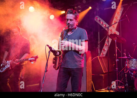 Scala, Londres, Royaume-Uni. 27 Oct, 2016. Yak effectuer sur scène à Scala le 27 octobre 2016 à Londres, Angleterre Crédit : Michael Jamison/Alamy Live News Banque D'Images