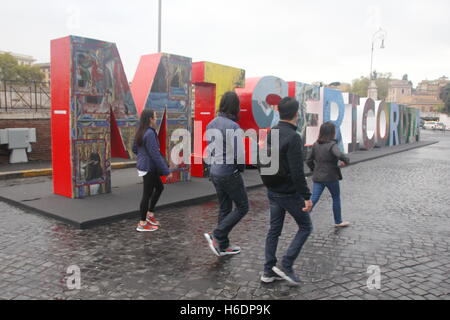 Vatican, Rome, Italie. 27 Oct, 2016. Les personnes qui participent à l'occasion du jubilé de la miséricorde dans le cadre de l'Année Sainte extraordinaire au Vatican à Rome, Italie : Gari Crédit Wyn Williams/Alamy Live News Banque D'Images