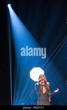 LeAnn Rimes effectuer pendant le tournage de The Graham Norton Show à la London Studios, le sud de Londres, pour être diffusé sur BBC One le vendredi soir. Banque D'Images