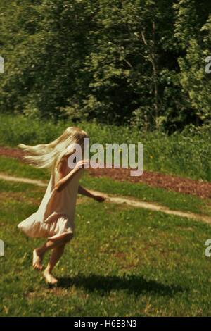 enfant en cours d’exécution Banque D'Images