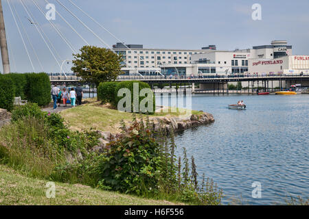 Le pont du lac marin de Southport, Lancashire, England, UK ; Banque D'Images