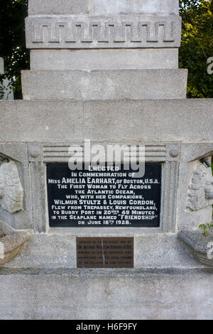 Amelia Earhart monument mémorial Burry Port Carmarthenshire Wales UK Banque D'Images