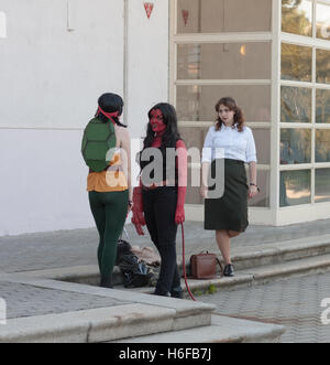 BRNO, République tchèque - 30 avril 2016 : Groupe de cosplayeurs déguisés en personnages de film à Animefest, convention d'anime Banque D'Images