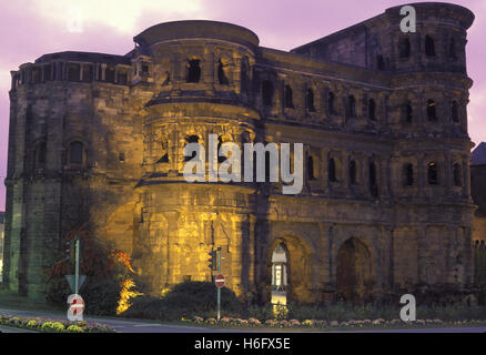 Allemagne, Trèves, la Porta Nigra. Banque D'Images